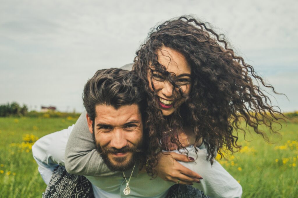 unsplash chermiti mohamed pareja