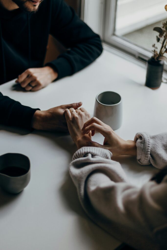 unsplash priscilla du preez apoyo pareja